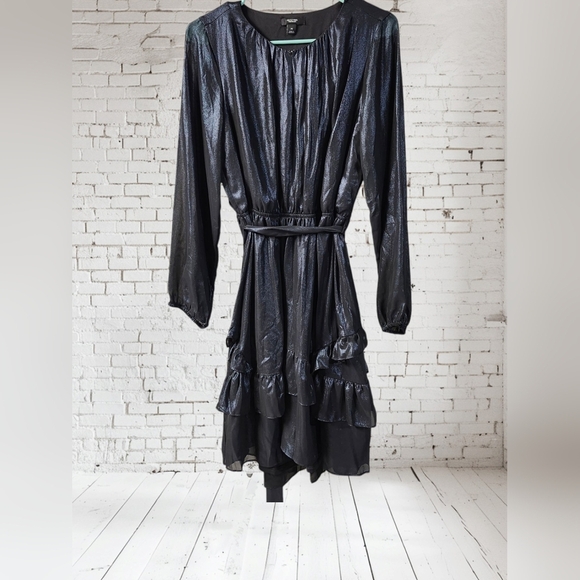 Simply Vera Vera Wang Ruffle Hem Shimmering Dress - Size M - Picture 7 of 8